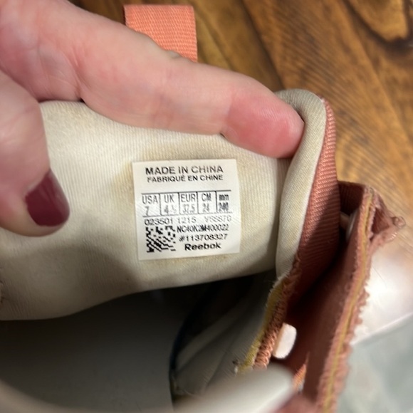 Reebok Furylite Woven Sneakers
Rustic clay desert stone and Chalk size 7 - Picture 15 of 17